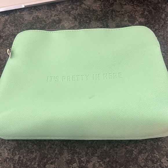 NIB well people bundle 9 pieces incl makeup bag $150++ amazing deal - Picture 5 of 8